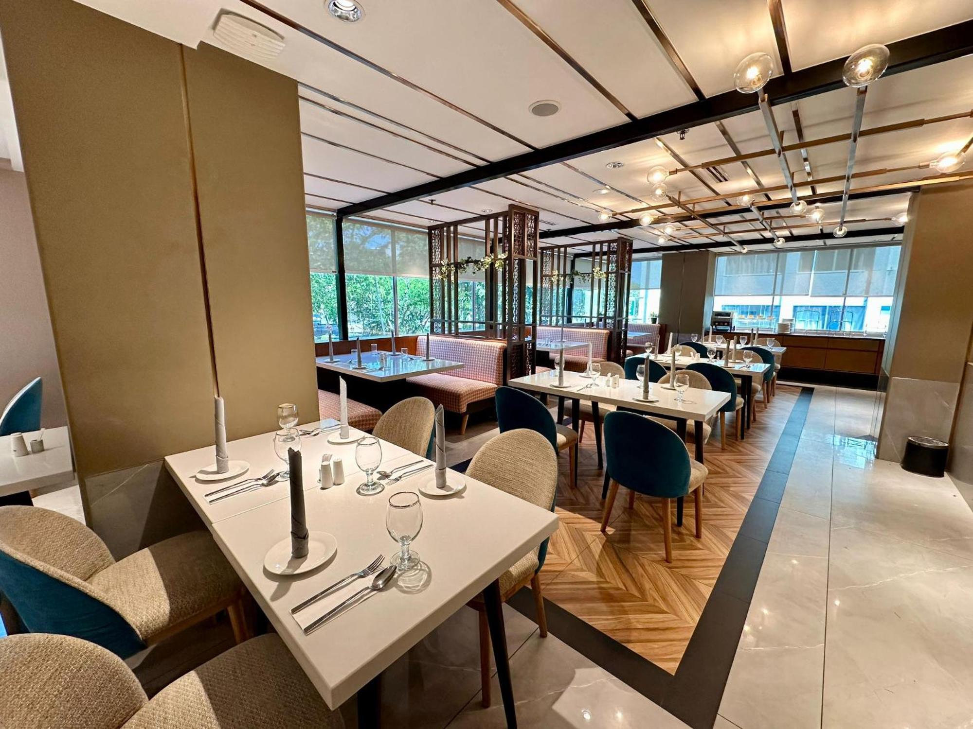 King Park Hotel Kota Kinabalu Zewnętrze zdjęcie
